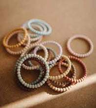 Carica l'immagine nel visualizzatore di Gallery, MUSHIE SET BRACCIALETTI MASSAGGIAGENGIVE A PALLINI VARI COLORI